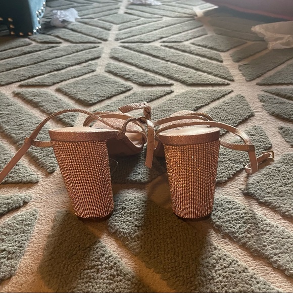 Steve Madden X David’s Bridal Heels - Picture 3 of 10